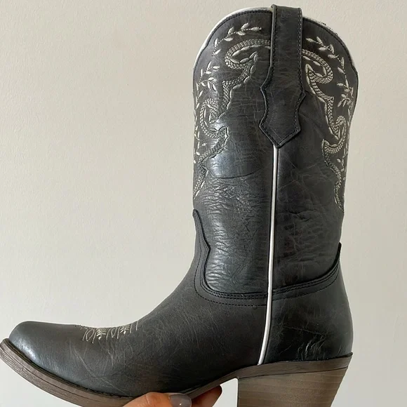 COWBOY/STERLING RIVER BOOTS - Picture 2 of 5